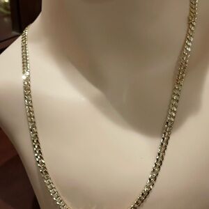 Gold Plated Cuban Link Chain Necklace   NWOT